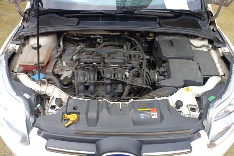 Used Ford Focus 2012 Sedan 1.6L Automatic Fashion Edition Engine Bay