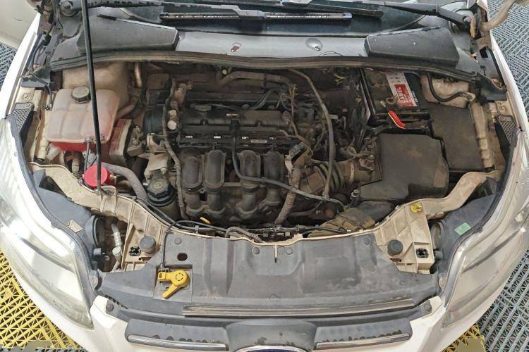 Used Ford Focus 2012 Sedan 1.6L Automatic Fashion Edition Engine Bay
