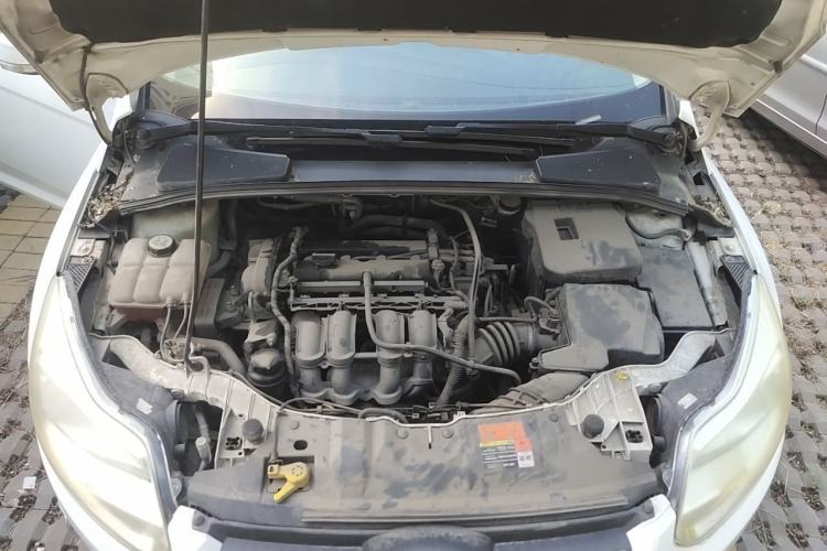 Used Ford Focus 2012 Sedan 1.6L Automatic Fashion Edition Engine Bay