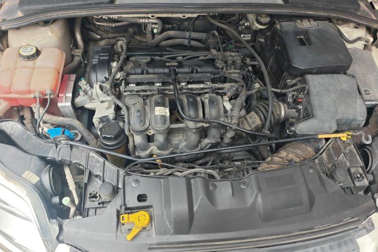 Used Ford Focus 2012 Sedan 1.6L Automatic Fashion Edition Engine Bay