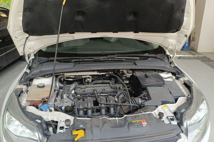 Used Ford Focus 2012 Sedan 1.6L Automatic Fashion Edition Engine Bay