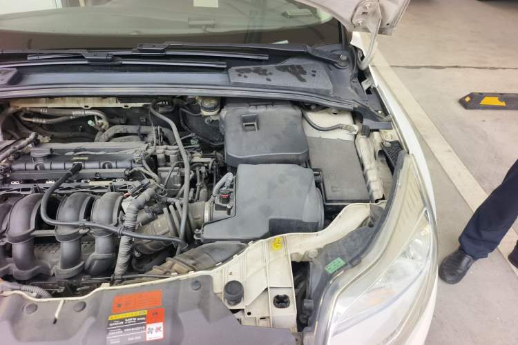 Used Ford Focus 2012 Hatchback 1.6L Automatic Fashion Edition Engine Bay Left