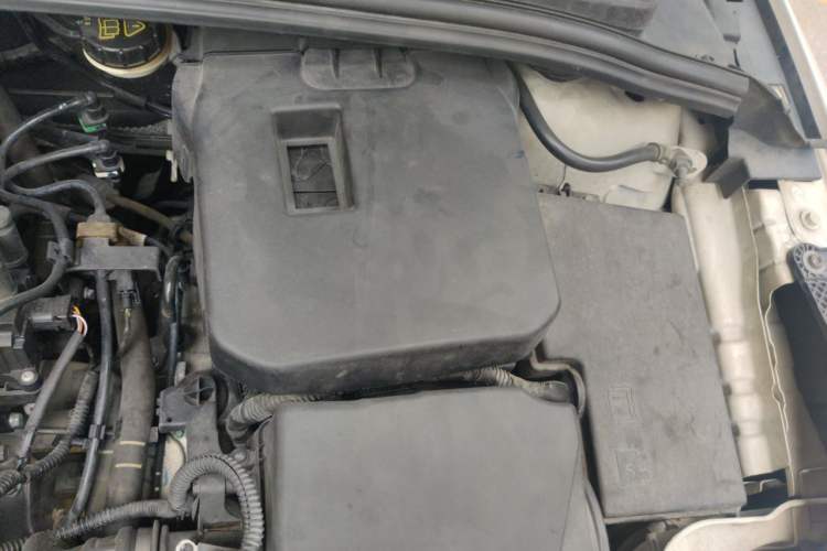 Used Ford Focus 2012 Sedan 1.6L Automatic Comfort Model Engine Bay Left