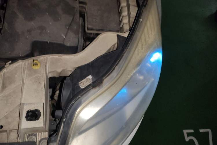 Used Ford Focus 2012 Sedan 1.6L Manual Comfort Model Engine Bay Left