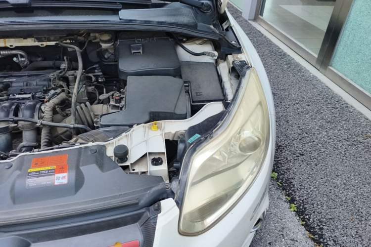 Used Ford Focus 2012 Sedan 1.6L Manual Fashion Edition Engine Bay Left