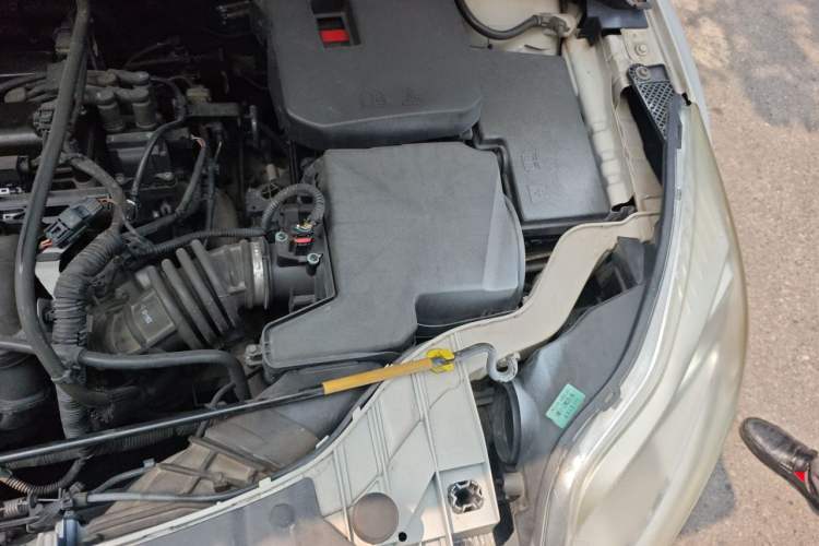 Used Ford Focus 2012 Sedan 1.6L Automatic Fashion Edition Engine Bay Left