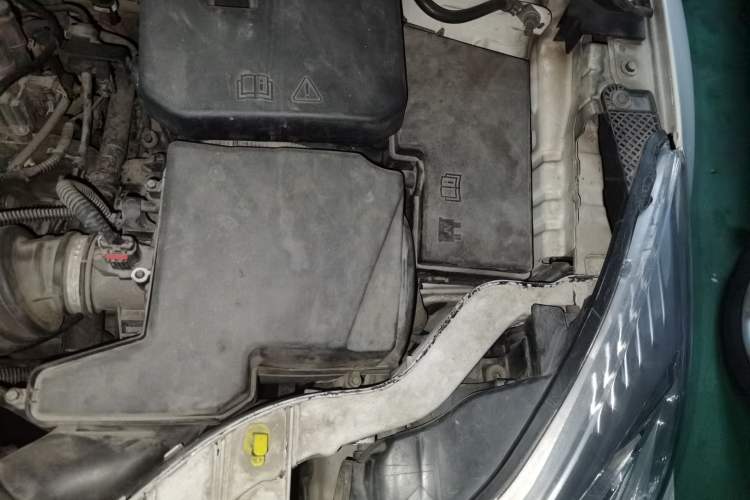 Used Ford Focus 2012 Sedan 1.6L Automatic Comfort Model Engine Bay Left