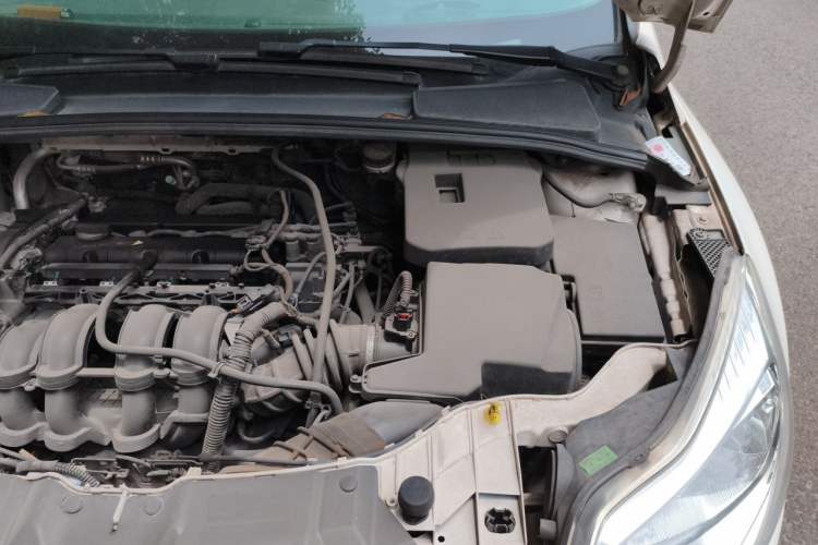 Used Ford Focus 2012 Sedan 1.6L Automatic Comfort Model Engine Bay Left