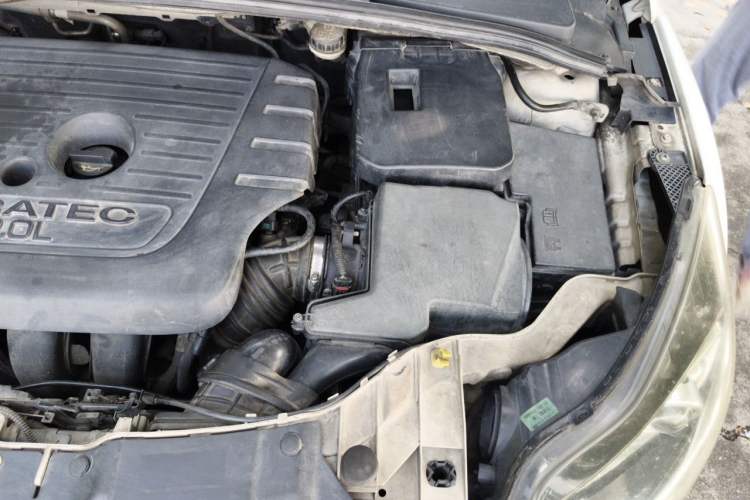 Used Ford Focus 2012 Hatchback 2.0L Automatic Luxury Sport Model Engine Bay Left