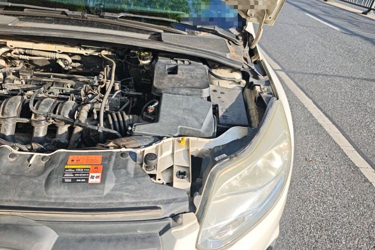 Used Ford Focus 2012 Sedan 1.6L Automatic Comfort Model Engine Bay Left