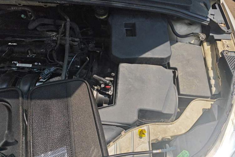 Used Ford Focus 2012 Sedan 1.6L Automatic Fashion Edition Engine Bay Left