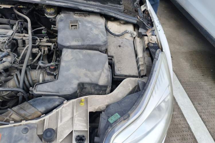 Used Ford Focus 2012 Sedan 1.6L Automatic Fashion Edition Engine Bay Left