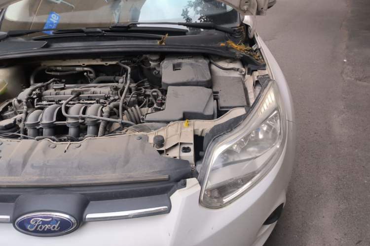Used Ford Focus 2012 Hatchback 1.6L Automatic Comfort Model Engine Bay Left