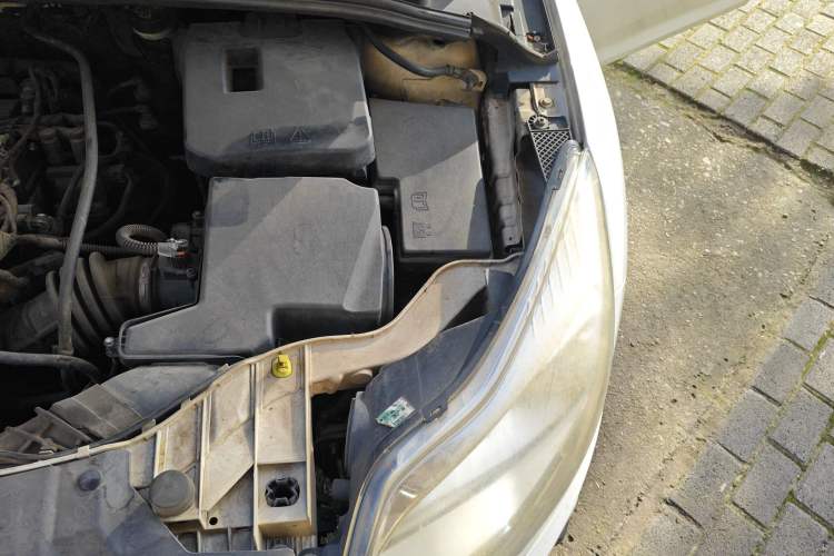 Used Ford Focus 2012 Sedan 1.6L Manual Comfort Model Engine Bay Left
