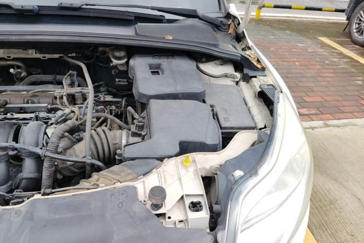Used Ford Focus 2012 Sedan 1.6L Automatic Comfort Model Engine Bay Left