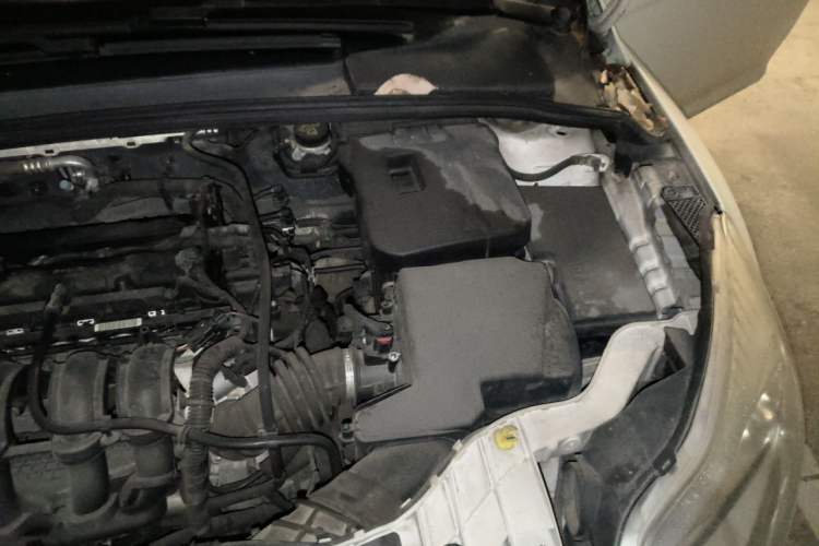 Used Ford Focus 2012 Sedan 1.6L Manual Fashion Edition Engine Bay Left