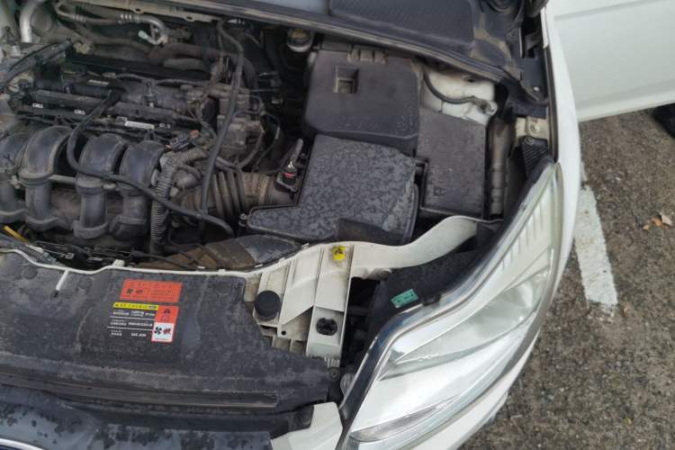 Used Ford Focus 2012 Sedan 1.6L Manual Fashion Edition Engine Bay Left