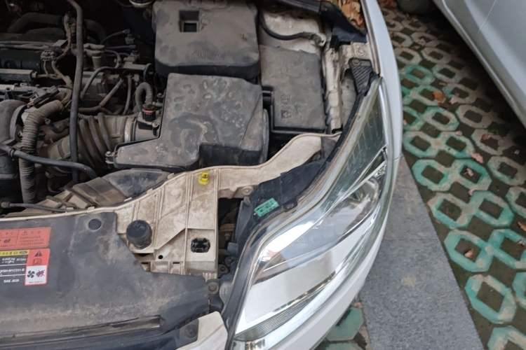 Used Ford Focus 2012 Hatchback 1.6L Automatic Fashion Edition Engine Bay Left