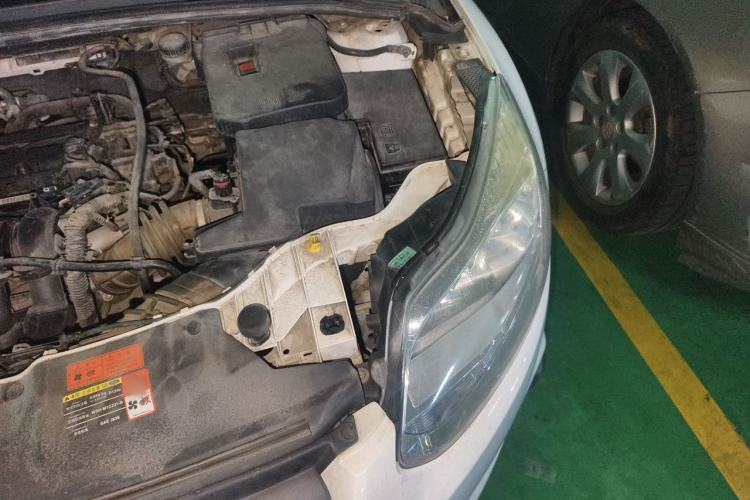 Used Ford Focus 2012 Sedan 1.6L Manual Comfort Model Engine Bay Left