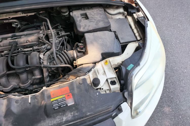 Used Ford Focus 2012 Hatchback 1.6L Automatic Comfort Model Engine Bay Left