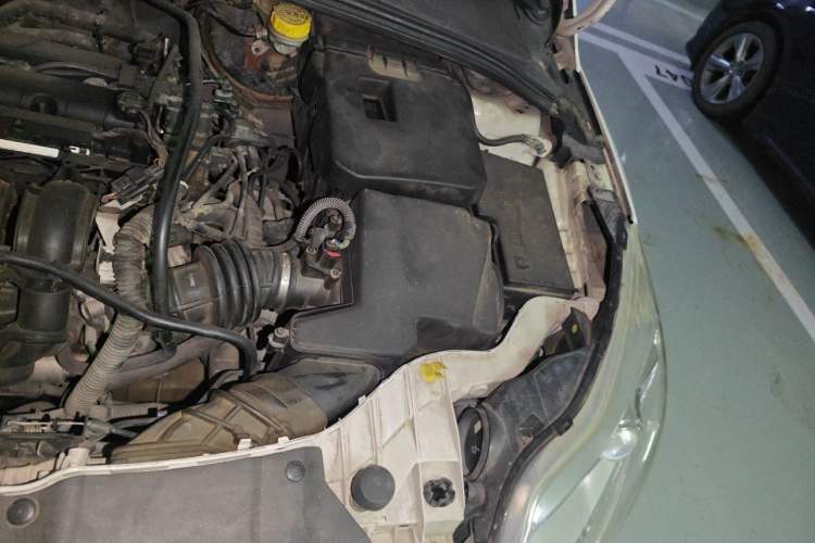 Used Ford Focus 2012 Sedan 1.6L Automatic Fashion Edition Engine Bay Left