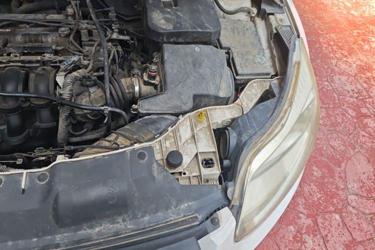 Used Ford Focus 2012 Sedan 1.6L Automatic Comfort Model Engine Bay Left