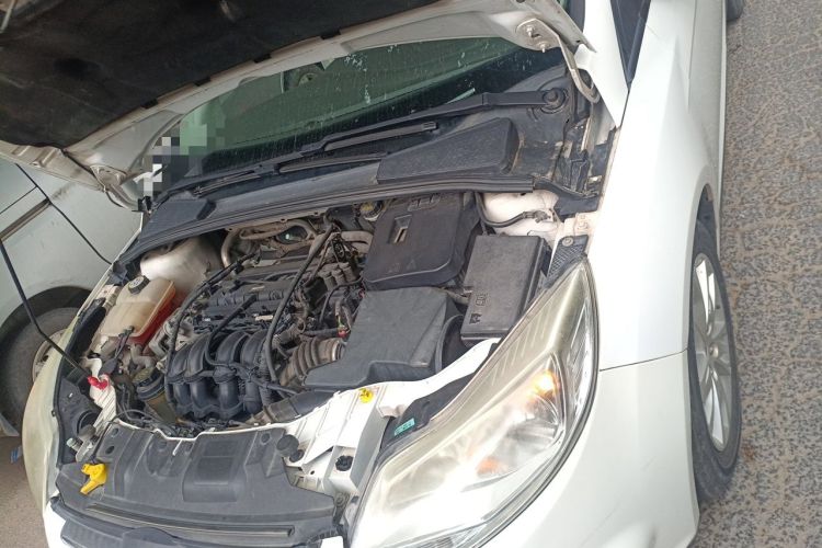 Used Ford Focus 2012 Sedan 1.6L Automatic Comfort Model Engine Bay Left