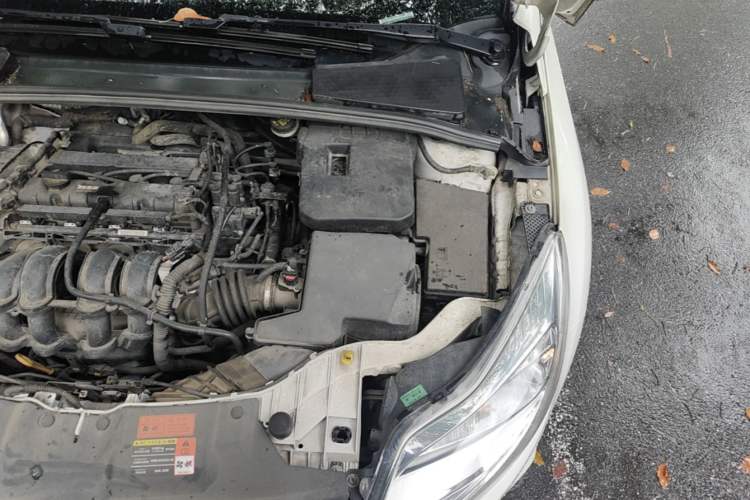 Used Ford Focus 2012 Sedan 1.6L Automatic Fashion Edition Engine Bay Left