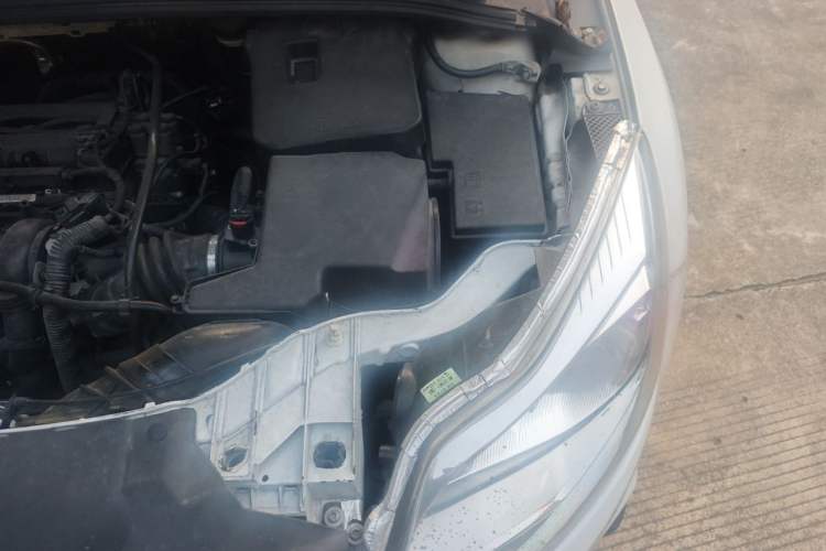 Used Ford Focus 2012 Sedan 1.6L Manual Comfort Model Engine Bay Left