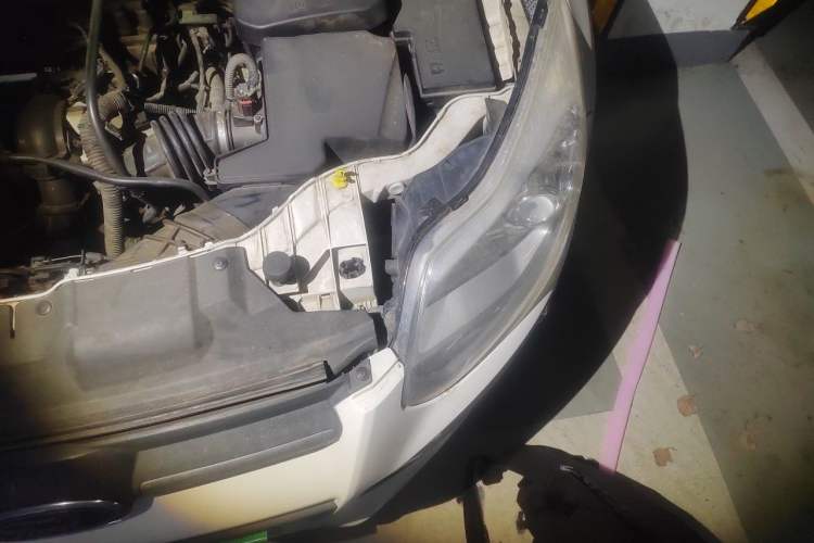 Used Ford Focus 2012 Sedan 1.6L Automatic Fashion Edition Engine Bay Left