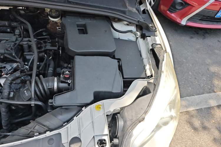 Used Ford Focus 2012 Hatchback 1.6L Automatic Comfort Model Engine Bay Left
