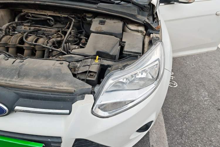 Used Ford Focus 2012 Sedan 1.6L Automatic Comfort Model Engine Bay Left