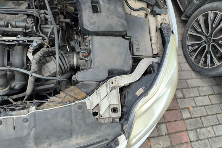 Used Ford Focus 2012 Sedan 1.6L Automatic Fashion Edition Engine Bay Left