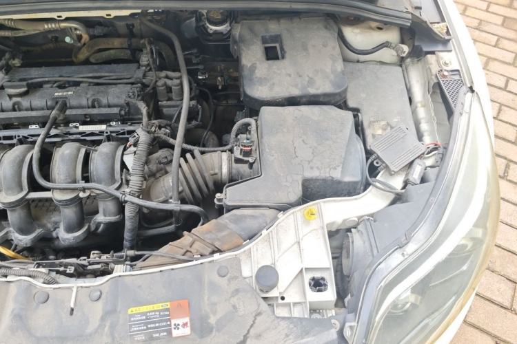 Used Ford Focus 2012 Sedan 1.6L Manual Comfort Model Engine Bay Left