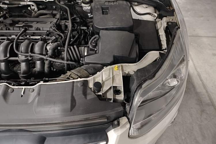 Used Ford Focus 2012 Sedan 1.6L Automatic Fashion Edition Engine Bay Left