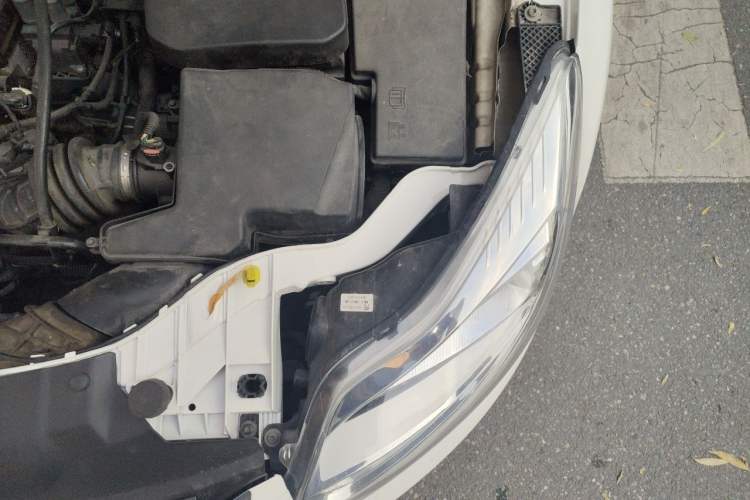 Used Ford Focus 2012 Hatchback 1.6L Automatic Fashion Edition Engine Bay Left
