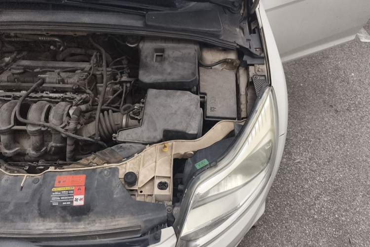 Used Ford Focus 2012 Sedan 1.6L Automatic Comfort Model Engine Bay Left