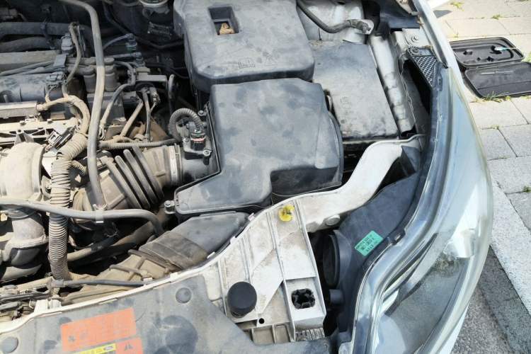 Used Ford Focus 2012 Sedan 1.6L Automatic Prestige Model Engine Bay Left