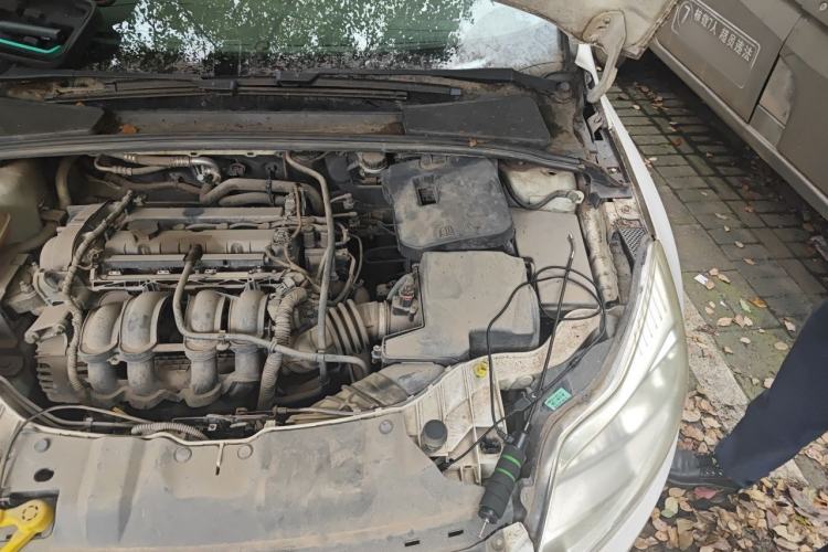 Used Ford Focus 2012 Sedan 1.6L Manual Comfort Model Engine Bay Left