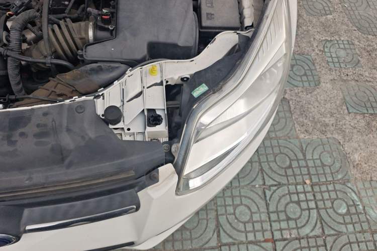 Used Ford Focus 2012 Sedan 1.6L Automatic Comfort Model Engine Bay Left