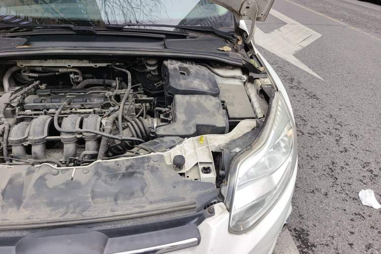 Used Ford Focus 2012 Sedan 1.6L Automatic Fashion Edition Engine Bay Left