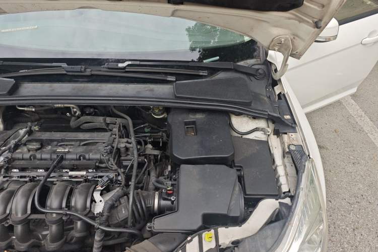 Used Ford Focus 2012 Sedan 1.6L Automatic Fashion Edition Engine Bay Left