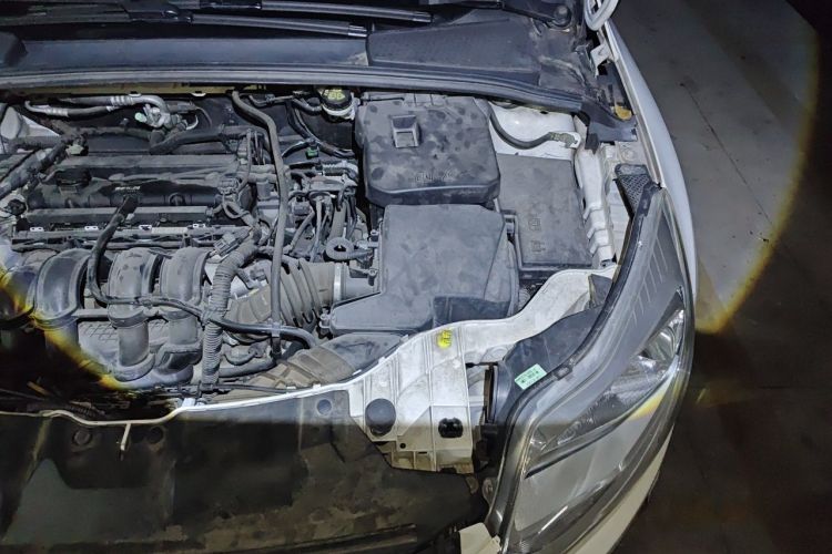 Used Ford Focus 2012 Sedan 1.6L Automatic Fashion Edition Engine Bay Left