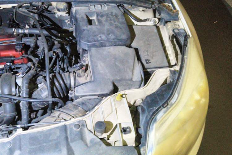 Used Ford Focus 2012 Hatchback 1.6L Automatic Comfort Model Engine Bay Left