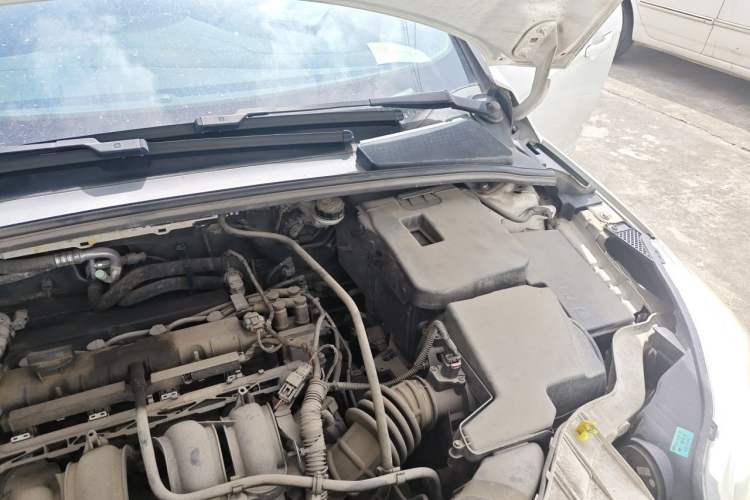 Used Ford Focus 2012 Sedan 1.6L Manual Fashion Edition Engine Bay Left