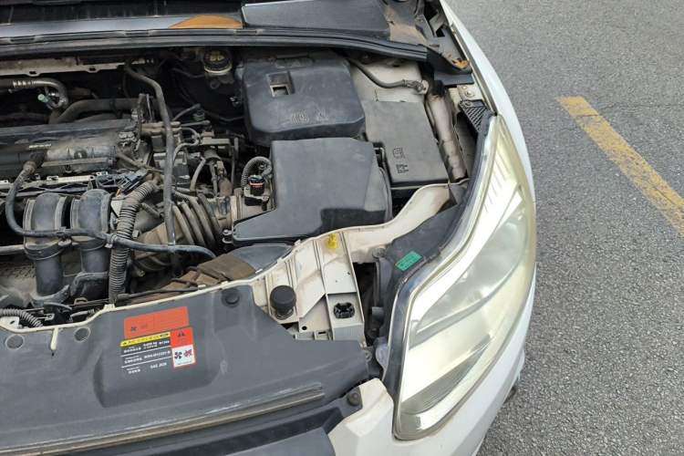 Used Ford Focus 2012 Sedan 1.6L Automatic Fashion Edition Engine Bay Left