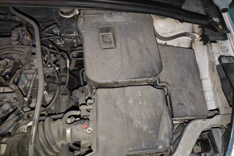 Used Ford Focus 2012 Hatchback 1.6L Manual Comfort Model Engine Bay Left