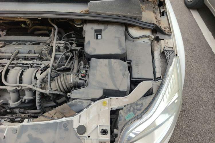 Used Ford Focus 2012 Sedan 1.6L Automatic Fashion Edition Engine Bay Left