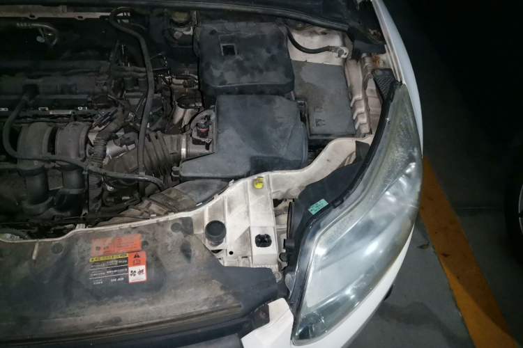 Used Ford Focus 2012 Hatchback 1.6L Manual Comfort Model Engine Bay Left