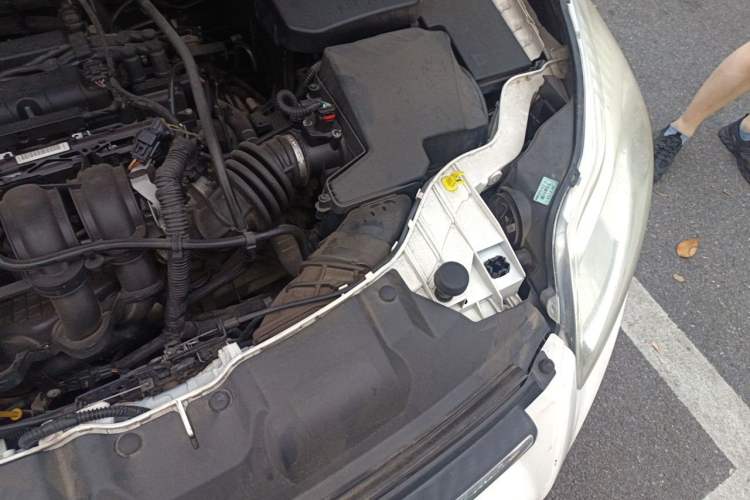 Used Ford Focus 2012 Sedan 1.6L Automatic Fashion Edition Engine Bay Left